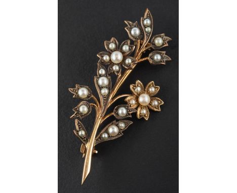 A 9ct gold, cultured and seed pearl floral spray brooch, with hallmarks for Birmingham, 1979, total length ca. 5.3cm, total w