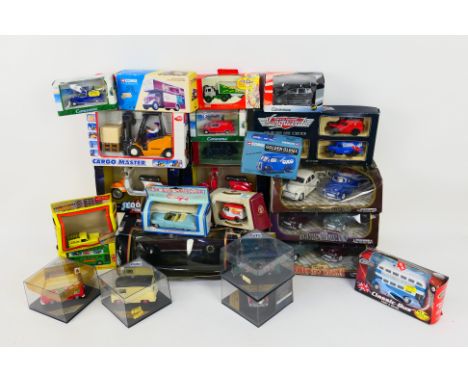 Maisto - Corgi - Vitesse - Others - Over 20 boxed diecast and plastic model vehicles in various scales. Lot includes Cararama