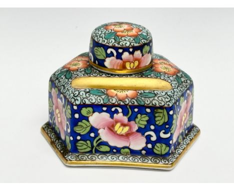 An enamelled pottery inkwell. Makers mark. Cloisonne pottery. 9.5x8x7cm  (1)