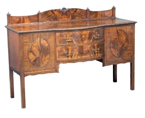 A large Early 20th Century Chippendale Revival / George III style mahogany sideboard. 168x56x115cm