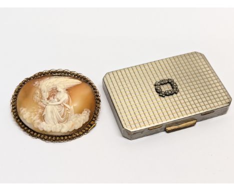 An Early 20th Century gold plated cameo with compact by Stratton of London.    (7)