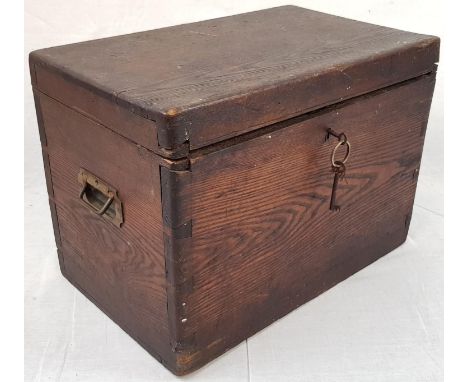 A FIRST WORLD WAR WOODEN AMMUNITION BOX CONVERTED TO A TOOL BOX (LOCK NEEDS ATTENTION)A/F 