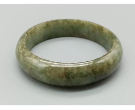 Green jade bangle weight 63g and 6.5cm inner diameter 