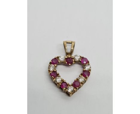 9K YELLOW GOLD CZ &amp; RUBY HEART PENDANT WEIGHT 1.2G 