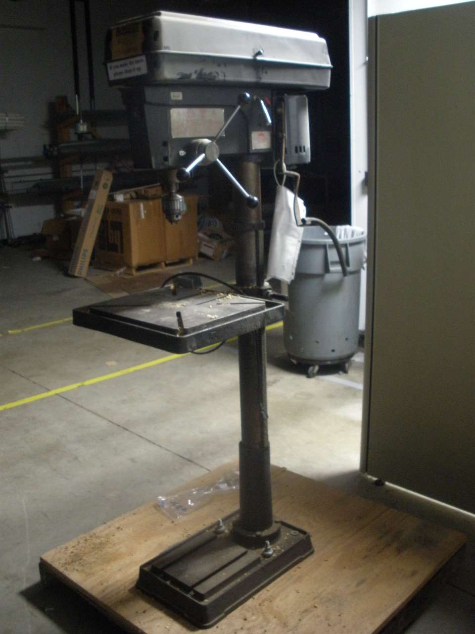 Dayton 3z919b Drill Press 9 Speeds, 20