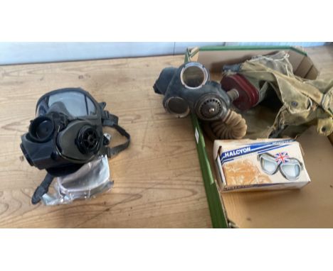  Sale Item:    BOX GAS MASK GOGGLES ETC (AF)   Vat Status:   No Vat   Buyers Premium:  This lot is subject to a Buyers Premiu