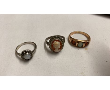  Sale Item:    18 CT GOLD RING &amp; 2 WHITE METAL RINGS (AF)  Vat Status:   No Vat   Buyers Premium:  This lot is subject to