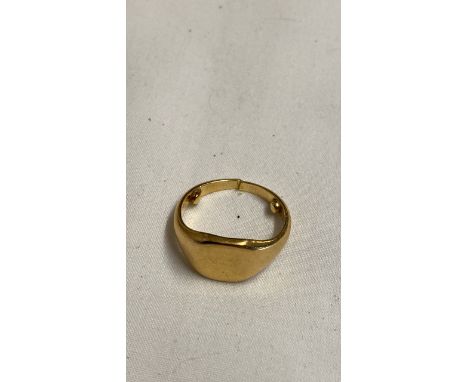  Sale Item:    18 CT GOLD SIGNET RING (AF)   Vat Status:   No Vat   Buyers Premium:  This lot is subject to a Buyers Premium 