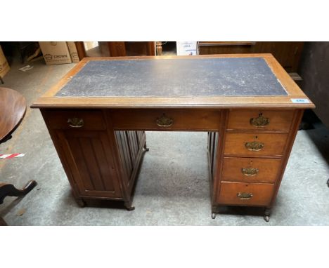  Sale Item:    MAHOGANY KNEE HOLE DESK (AF)   Vat Status:   No Vat   Buyers Premium:  This lot is subject to a Buyers Premium