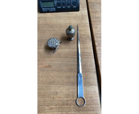  Sale Item:    3 PCS WHITE METAL-NUTMEG GRATER PEPPERET &amp; BEEF SKEWER  Vat Status:   No Vat   Buyers Premium:  This lot i