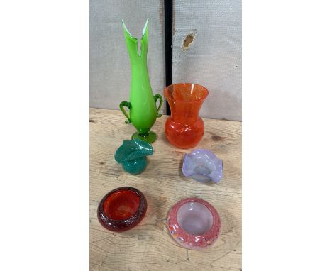  Sale Item:    6 PCS COLOURED GLASS (1 VASART)   Vat Status:   No Vat   Buyers Premium:  This lot is subject to a Buyers Prem