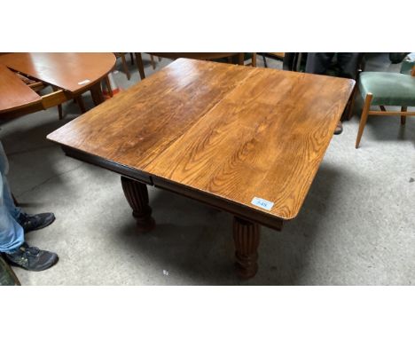  Sale Item:    OAK DINING TABLE -1 LEAF (AF)   Vat Status:   No Vat   Buyers Premium:  This lot is subject to a Buyers Premiu