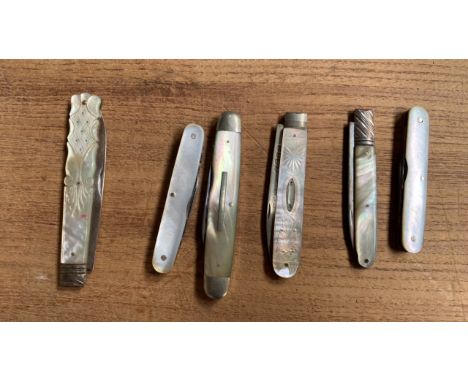  Sale Item:    BOX PEN KNIVES   Vat Status:   No Vat   Buyers Premium:  This lot is subject to a Buyers Premium of 15% + Vat 