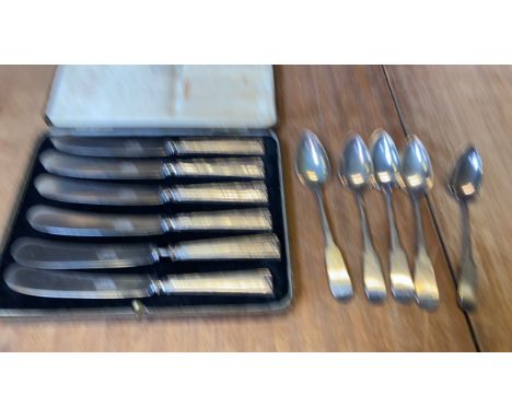  Sale Item:    SILVER HANDLES KNIVES &amp; TEA SPOONS (AF)  Vat Status:   No Vat   Buyers Premium:  This lot is subject to a 