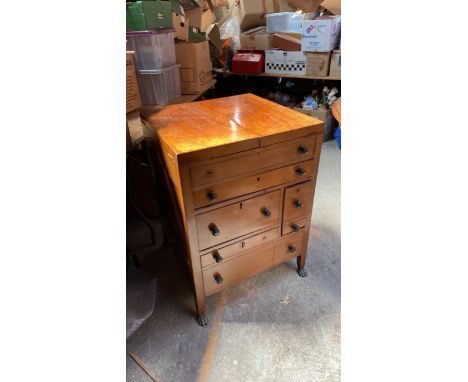  Sale Item:    MAHOGANY VANITY UNIT (AF)   Vat Status:   No Vat   Buyers Premium:  This lot is subject to a Buyers Premium of