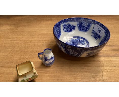  Sale Item:    3 PCS ROYAL DOULTON WARE (AF)   Vat Status:   No Vat   Buyers Premium:  This lot is subject to a Buyers Premiu