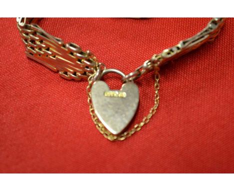 A 9ct gold gate link bracelet with 9ct padlock clasp 20g