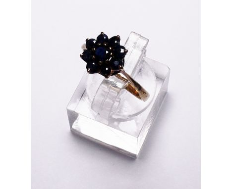 9ct yellow gold dark sapphire set ring, size O, 2g