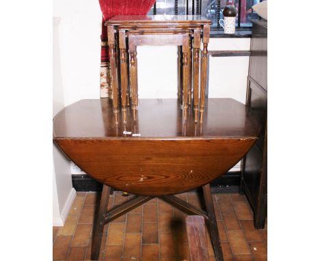 Ercol? oak dropleaf table, 113 x 123cm