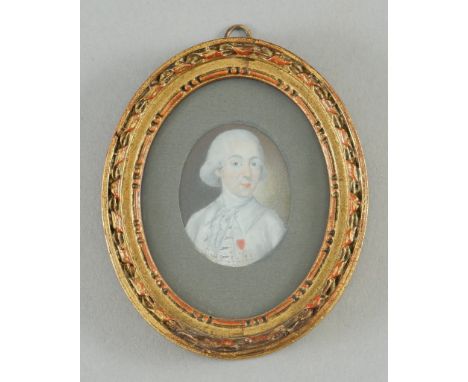Portrait eines ordensgeschmückten jungen Mannes mit weiß gepuderter Perücke. Auf Elfenbein. Österreich, 2. H. 18. Jh. Oval, 4