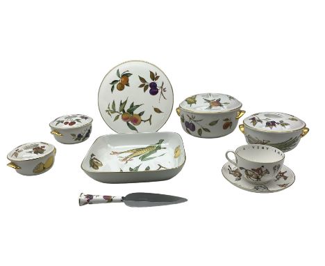 Royal Worcester Evesham table ware including vegetable dishes and covers, serving dish, gateau plate etc