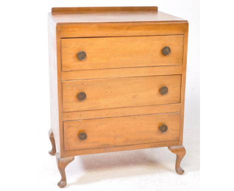 A vintage 1940s  small pedestal chest of drawers. The chest featuring wooden oak veneer body comprising three drawers and flo