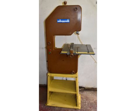 A Scheppach band saw, HBS32 Vario, height 157cm, width approx 64cm.

NB: PLEASE SEE CONDITION REP FOR IMPORTANT INFORMATION R