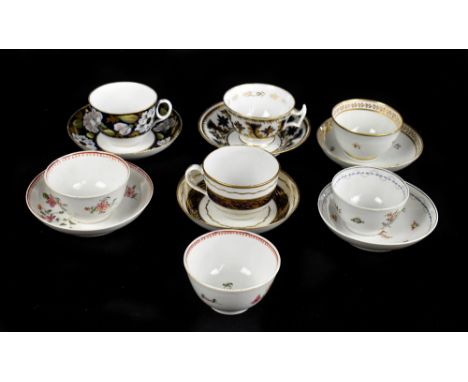 NEW HALL; six late 18th/early 19th century porcelain teacups, tea bowls, and saucers, various patterns, including 252, etc (7