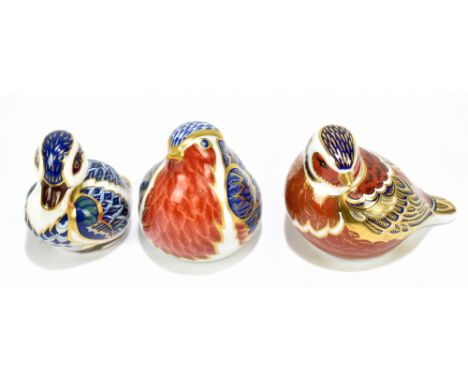 ROYAL CROWN DERBY; three animal form paperweights including two birds and a duckling (3).Additional InformationThe duckling h