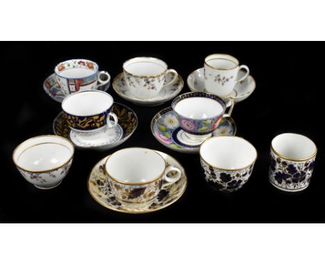 NEW HALL; a collection of late 18th/early 19th century teacups, tea bowls and saucers, various patterns, including 478, four 