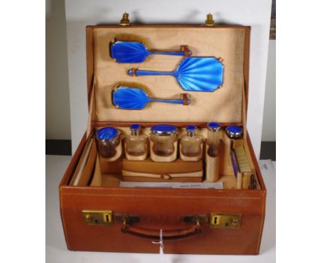 George V sterling silver & enamel travelling case London 1929, maker G. H. James & Co, includes 6 silver & blue enamel topped