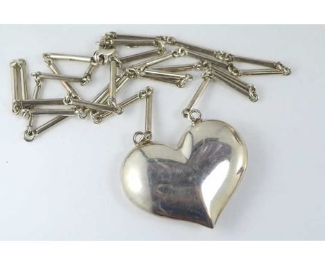 Large Najo silver heart shaped pendant on chain weighing approx 71 grams