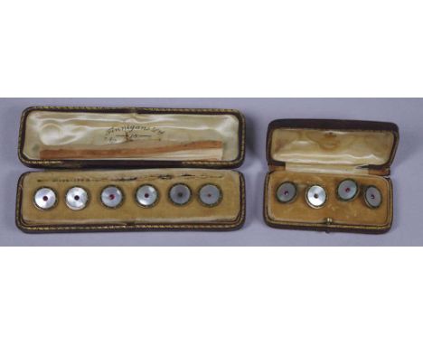 Antique 9ct gold shirt studs & matching cuff links comprising of a cased set of 6 studs and a cased pair of cuff links, each 