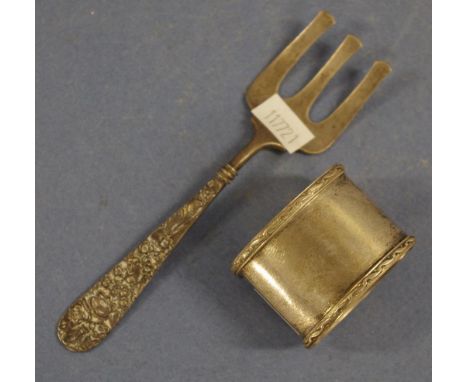Vintage Russian silver dessert serving fork with embossed silver handle, marked '84' to handle. Length 14cm approx. (Weight 2