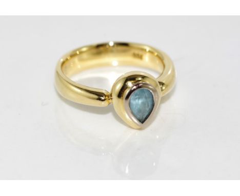 18ct two tone gold and aquamarine ring 0.39ct, 6.9grams, size: L-M/6