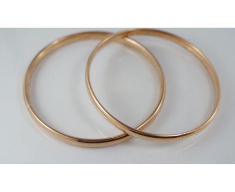 Two vintage 9ct gold silver lined bangles diameter approx 7.5cms
