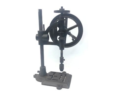 Union cast iron manual wind bench pillar drill, H57cm Condition Report Click here for further images, condition, auction time