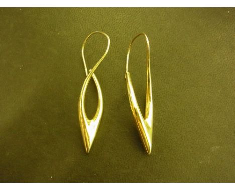 A pair of ear pendants - Test as 9ct gold - Length 5cms - Weight approx 5gms
Condition Report: Good - With light surface scra