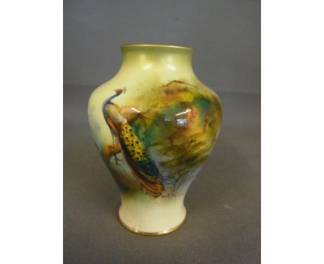 A Royal Worcester hand painted Peacock vase signed A WATKINS dated 1912 - Height 10.5 cm 
Condition report: Good overall cond