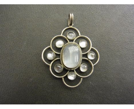 A moonstone cabochon cluster pendant - Tests as silver - Length 4.7cms - Weight approx 5.2gms
Condition Report: Good - With l