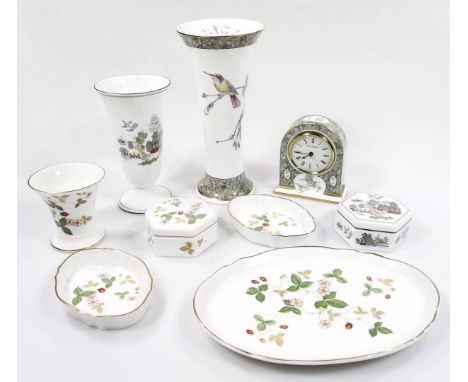 Various 20thC china, Wedgwood Hummingbirds pattern vase of trumpet outline, 25cm high, similar design mantel clock, Wild Stra