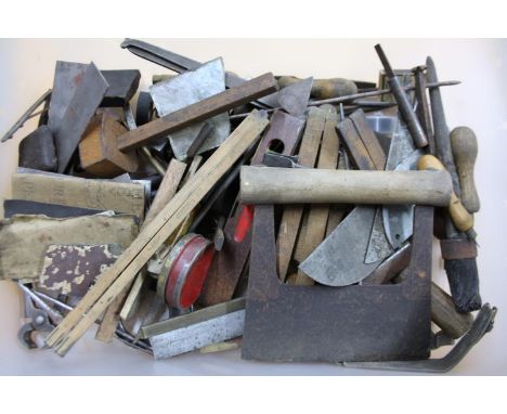Various hand tools, measuring devices, folding ruler, 69cm wide, herb chopper, various other tools etc. (a quantity)