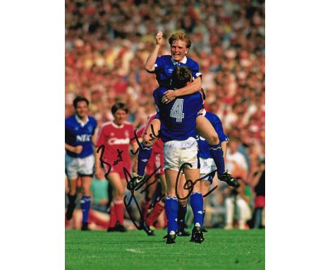 Football Autographed Stuart Mccall 8 X 6 Photo : Col, Depicting Everton’s Stuart Mccall Jumping Into The Arms Of Teammate Kev