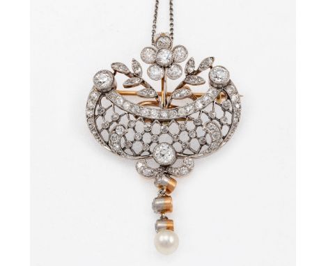Anhänger / Brosche als Blumenkorb mit DiamantenBelle Époque, um 1910. 585/- Roségold, platiniert, ungestemp., geprüft. Ges.-G