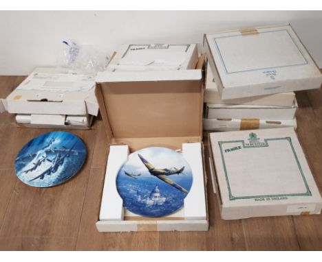 QUANTITY OF MISCELLANEOUS COLLECTORS PLATES INCLUDES ROYAL WORCESTER AND ROYAL DOULTON ETC ALL BOXED