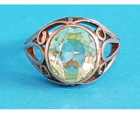 9CT GOLD LIGHT GREEN STONE RING 4.4G SIZE P