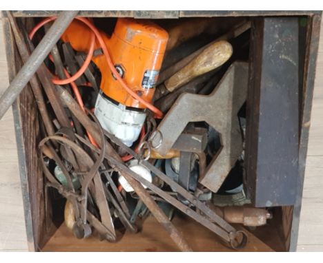 A BOX OF MISCELLANEOUS TOOLS INC BLACK AND DECKER 2 SPEED DRILL ETC