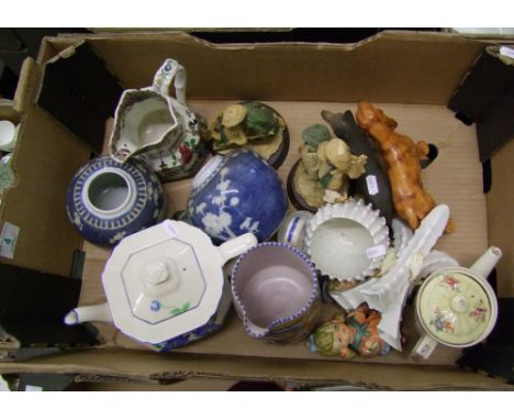 A mixed collection of ceramic items to include - Oriental export ware blue and white ginger jars, Allertons floral decorated 