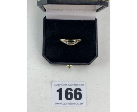 9k gold shaped ring with tiny diamonds, size K, w: 1.1 gms
