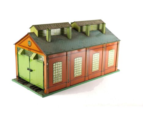 Hornby O Gauge E2E engine shed, litho printed tinplate, three-rail track on green base. good original, unrestored condition.P